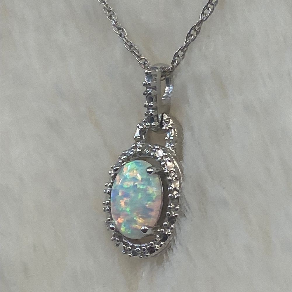 Opal Pendant - Picture 2 of 6